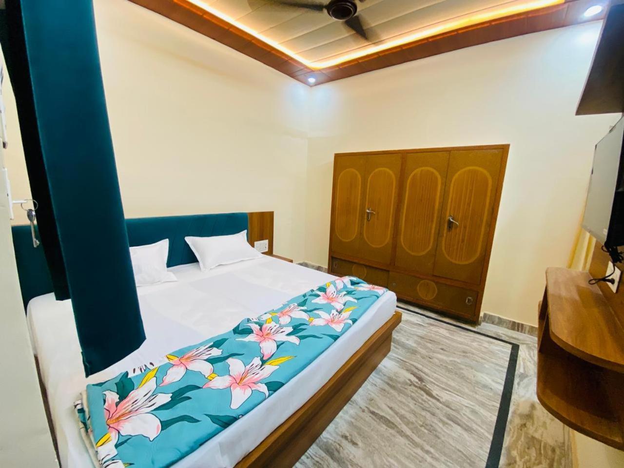 The Raman Palace- A Budget Hotel Mathura Εξωτερικό φωτογραφία
