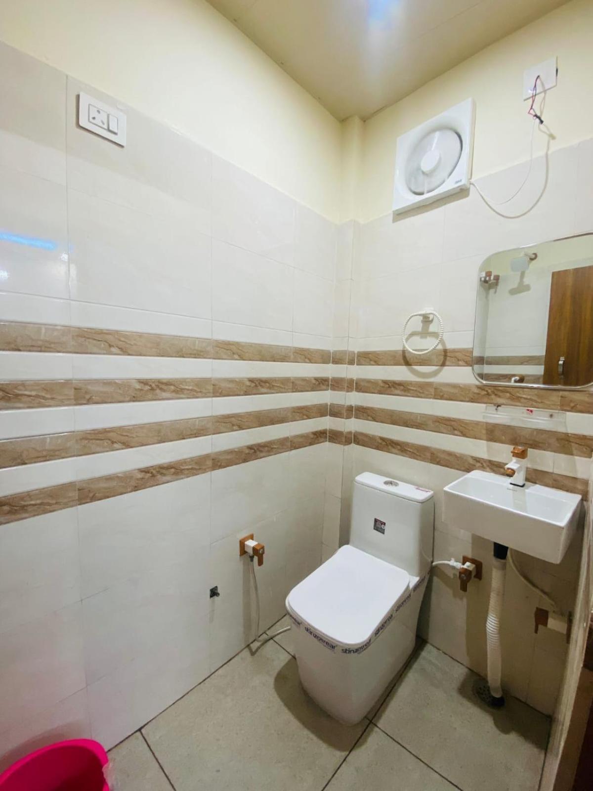 The Raman Palace- A Budget Hotel Mathura Εξωτερικό φωτογραφία