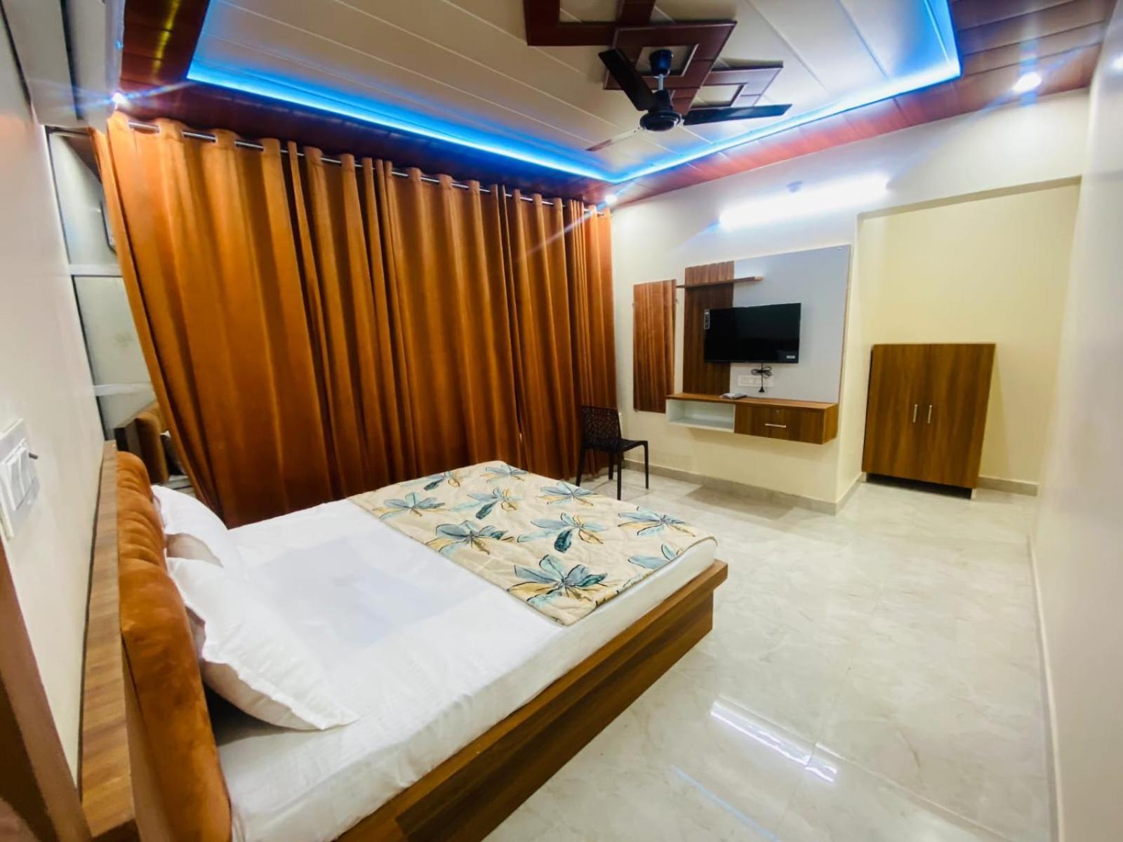 The Raman Palace- A Budget Hotel Mathura Εξωτερικό φωτογραφία