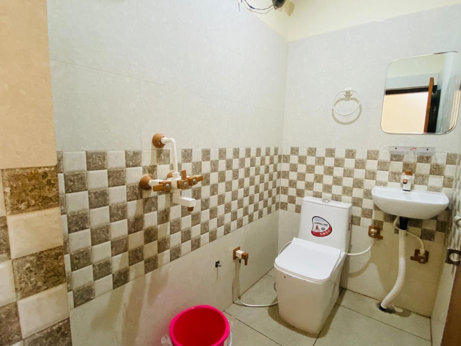 The Raman Palace- A Budget Hotel Mathura Εξωτερικό φωτογραφία