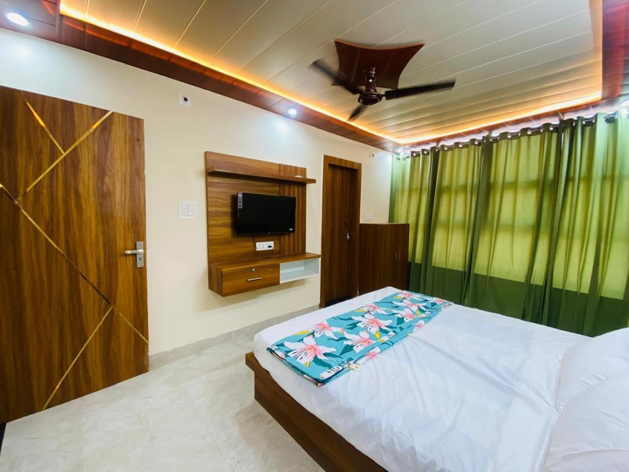 The Raman Palace- A Budget Hotel Mathura Εξωτερικό φωτογραφία
