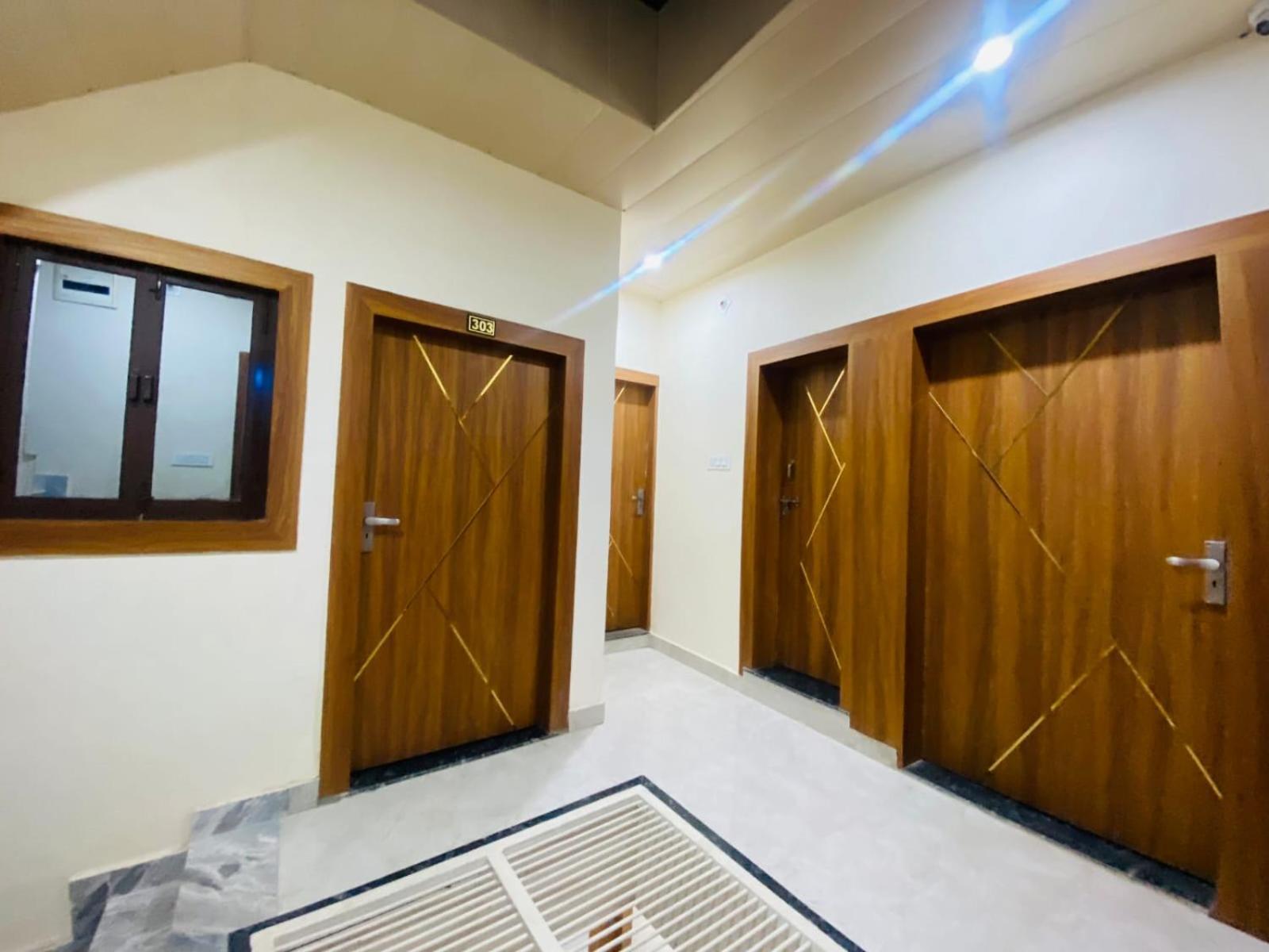 The Raman Palace- A Budget Hotel Mathura Εξωτερικό φωτογραφία