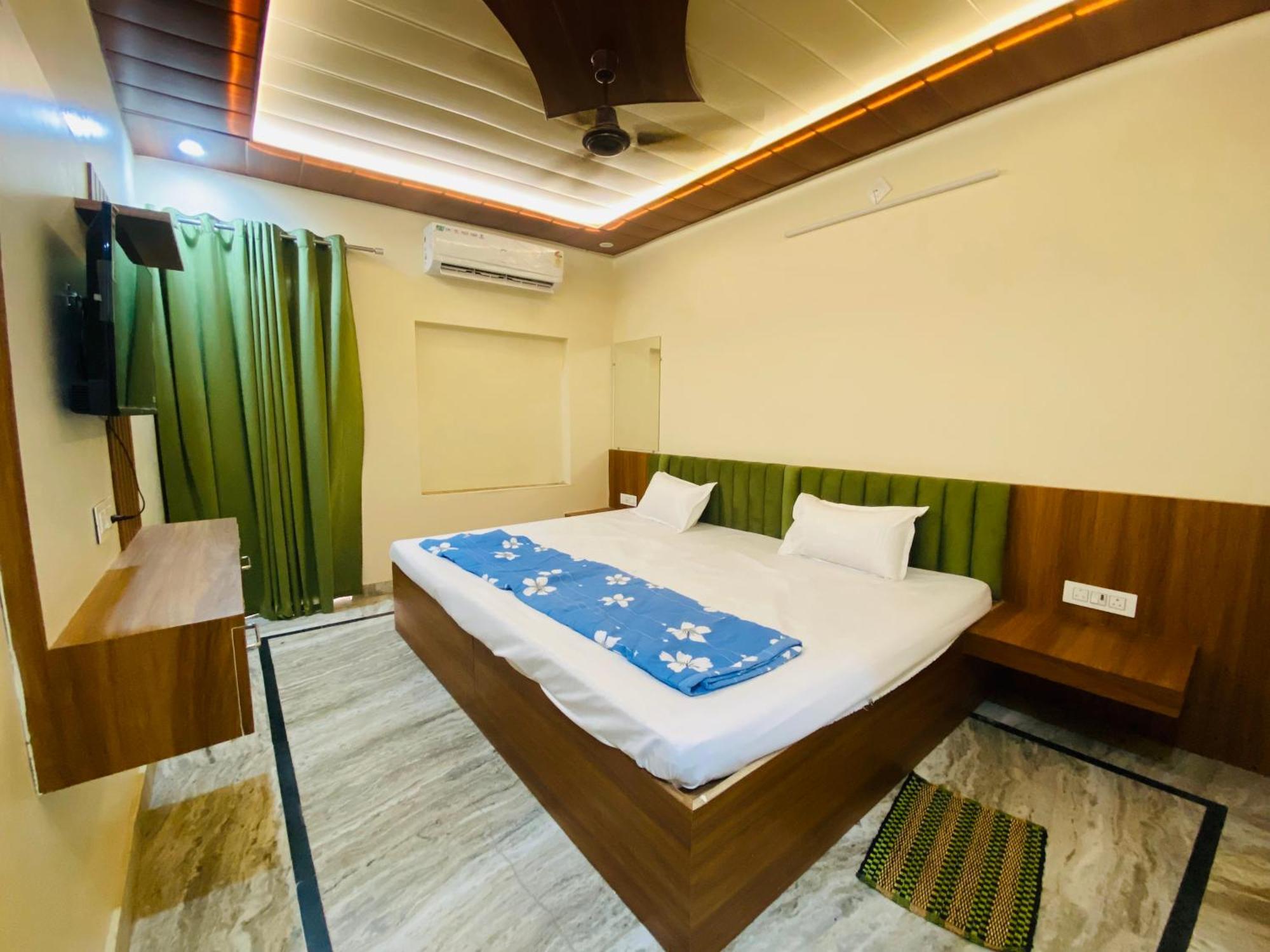 The Raman Palace- A Budget Hotel Mathura Εξωτερικό φωτογραφία